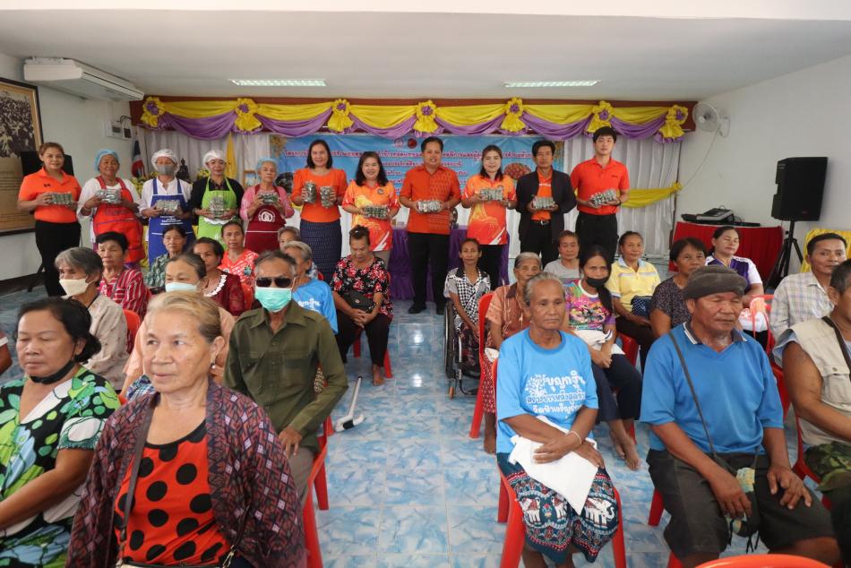 โครงการฝึกอาชีพการทำแหนมหมูและทำข้าวทอดแหนมคลุกให้กับคนพิการและผู้ดูแลคนพิการตำบลห้วยสามพาด